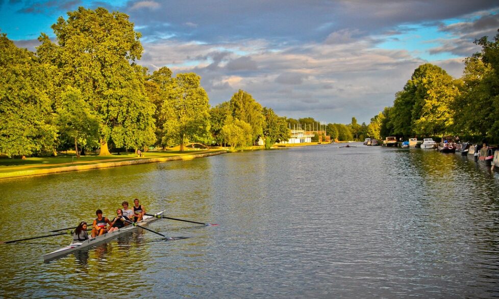 Rowers on the River Isis credit: Sina Korcan